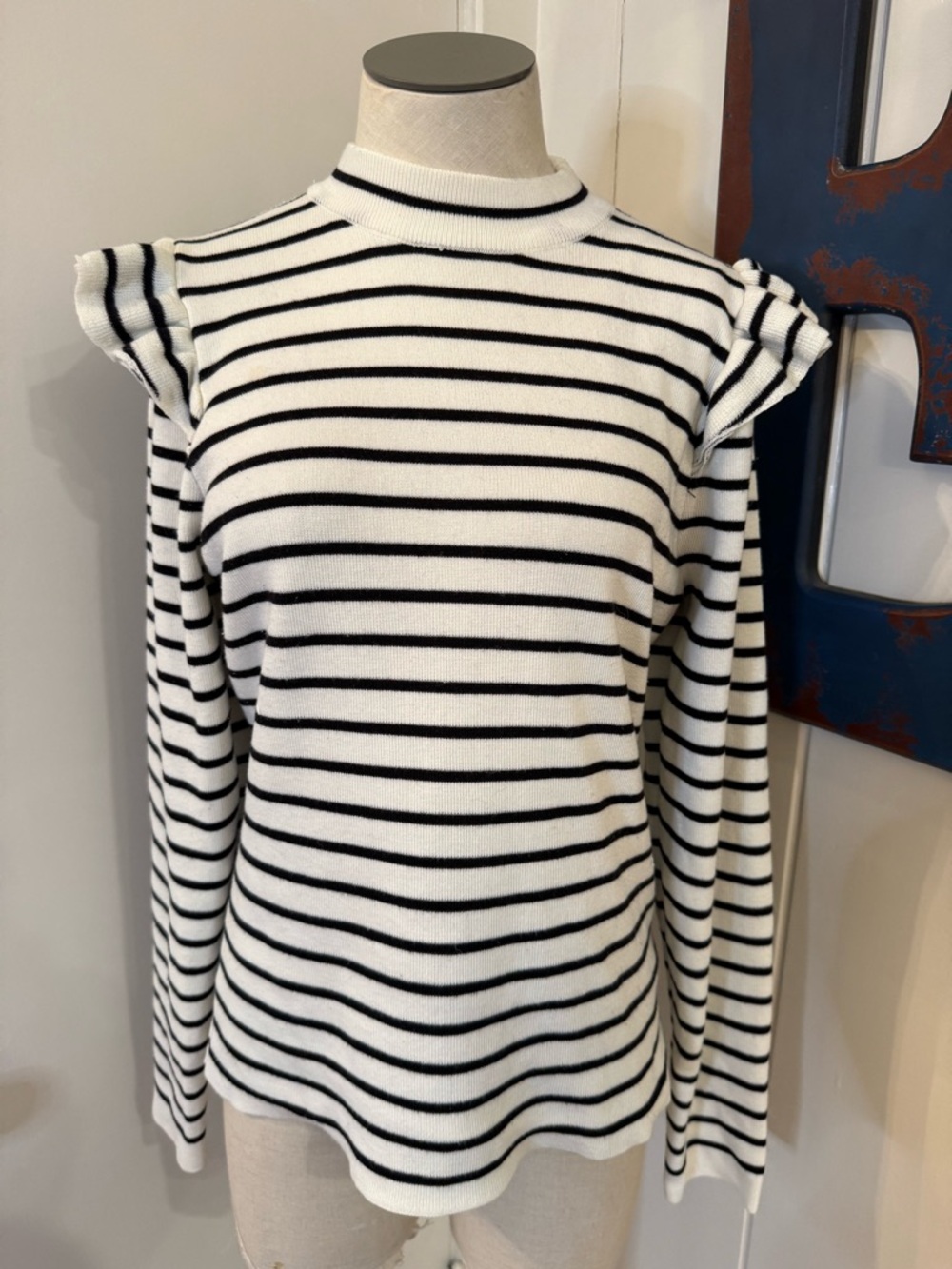 GRACE + Karma Black & White Striped Ruffle Shoulder Sweater Sz M